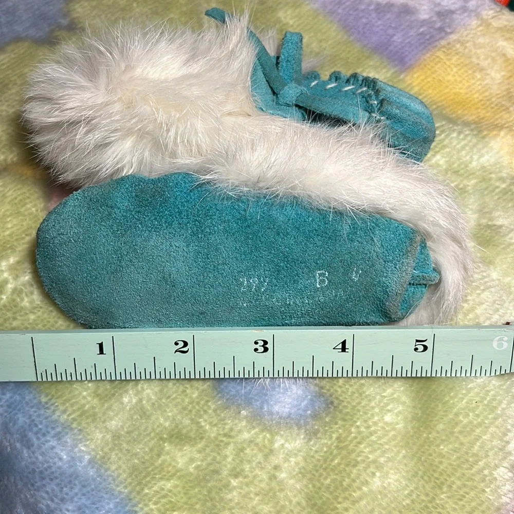 Baby leather moccasins. Beautiful teal leather with real white fur at ankle